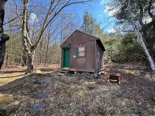 view of outbuilding