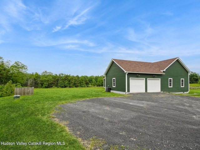 40 Bridle Path Ln, High Falls, NY 12440 - garage featuring asphalt driveway