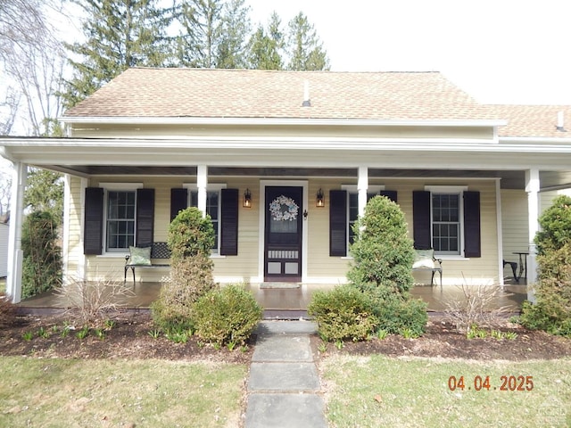 11293 Rte 32, Greenville, NY 12083 - bungalow-style house featuring covered porch and a shingled roof