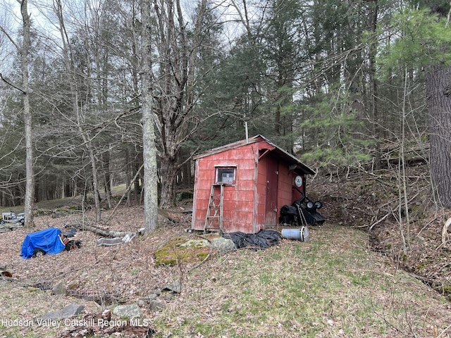 view of outbuilding