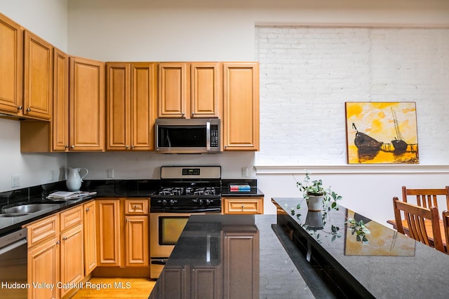 214 W Chestnut St, Kingston, NY 12401 - photo 12