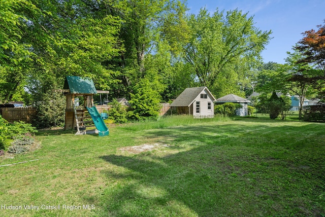 6 Stevens Ct, Saugerties, NY 12477 - view of yard with a playground