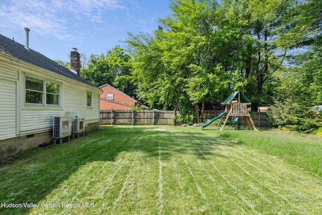 6 Stevens Ct, Saugerties, NY 12477 - view of yard with a playground