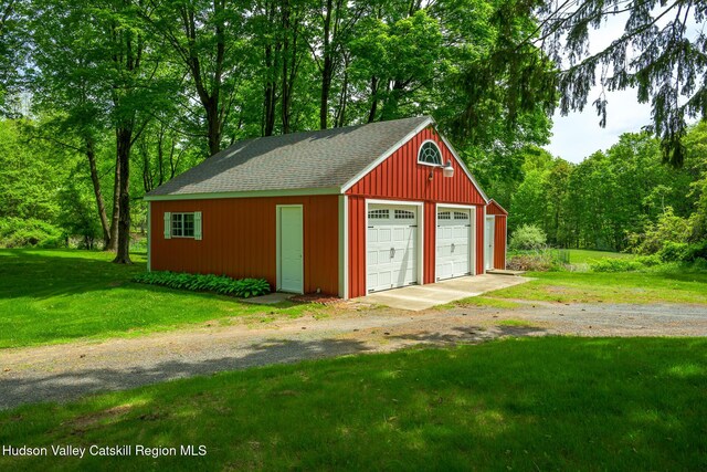view of detached garage