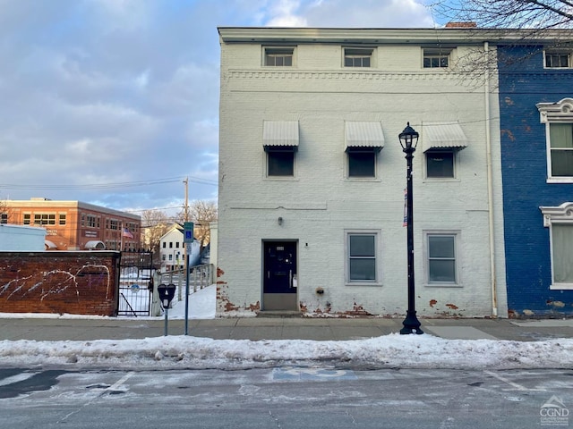 330-336 Warren, Hudson, NY 12534 - townhome / multi-family property featuring brick siding