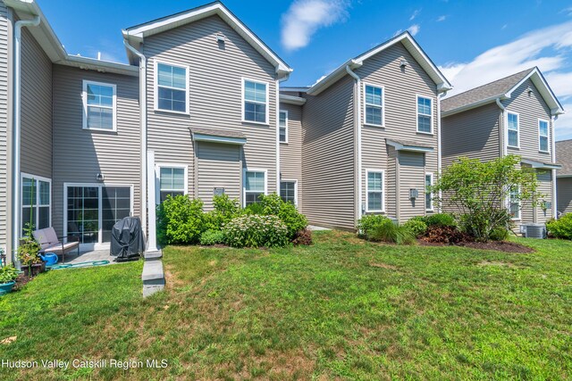 208 Hudson View Ter, Hyde Park, NY 12538 - rear view of house featuring a lawn