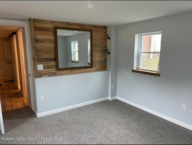 empty room featuring carpet