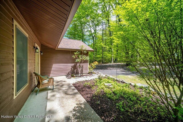 180 W W Hurley Rd, Woodstock, NY 12498 - photo 2