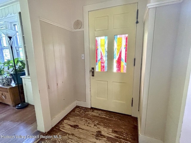 174 Palentown Rd, Kerhonkson, NY 12446 - entrance foyer with wood finished floors and baseboards