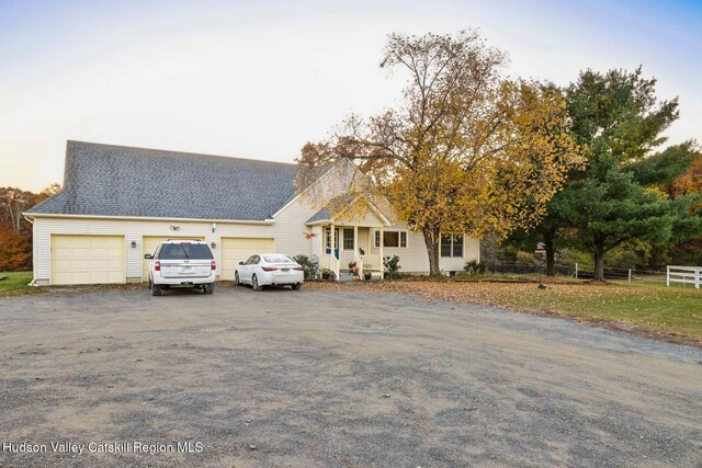 view of front facade featuring a garage