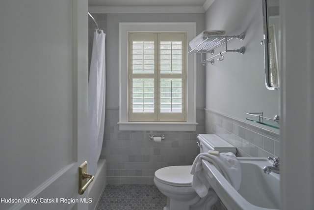 367 Cushetunk Dr, Cochecton Center, NY 12727 - bathroom with tile patterned flooring, tile walls, crown molding, toilet, and shower / bath combo with shower curtain