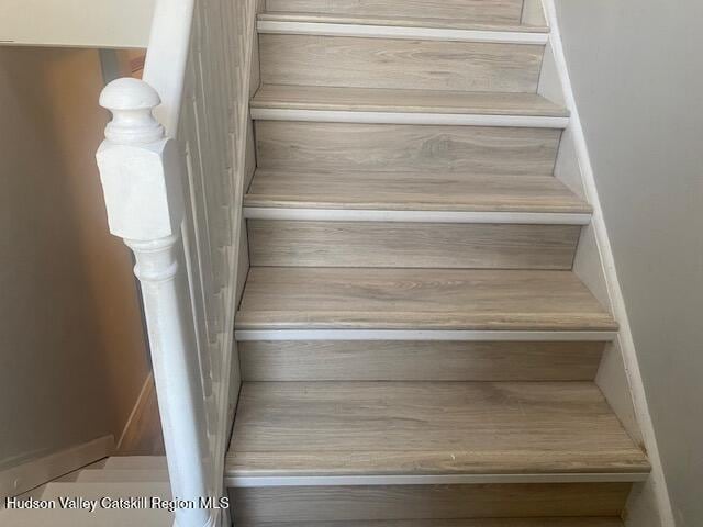 87 Dock St, Saugerties, NY 12477 - view of stairway