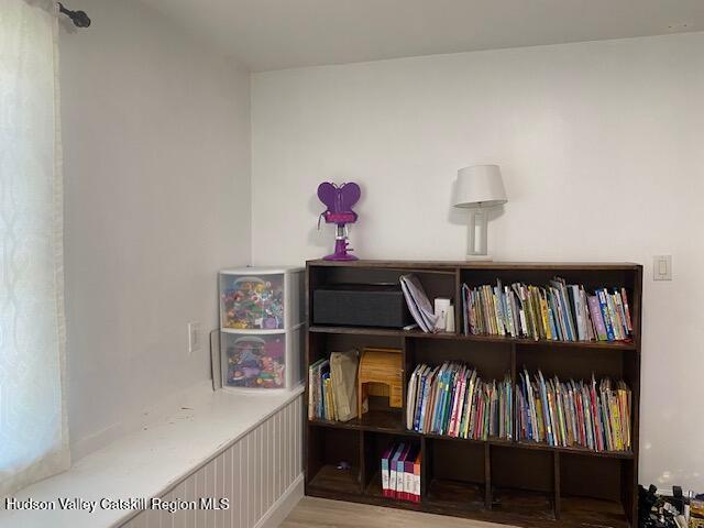 87 Dock St, Saugerties, NY 12477 - sitting room with wood finished floors