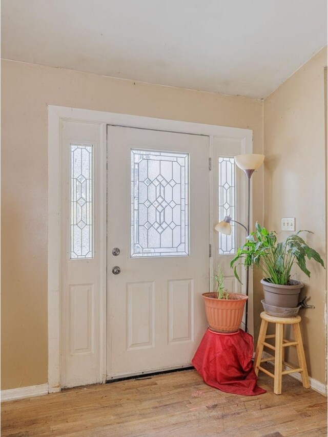 1769 Rte 51, Hannacroix, NY 12087 - foyer with wood finished floors and baseboards