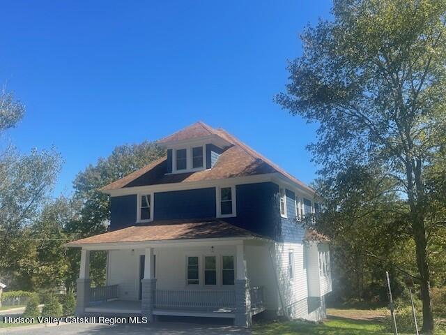 view of front facade featuring covered porch