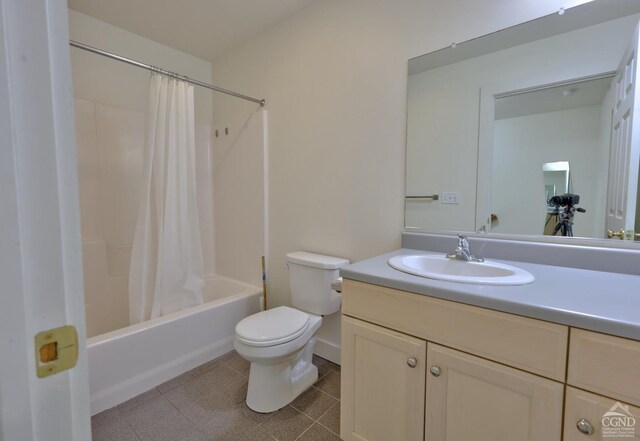 15023 Rte 23 Unit 5, Prattsville, NY 12468 - full bath featuring toilet, vanity, and shower / tub combo