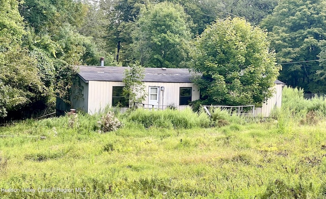 view of outdoor structure