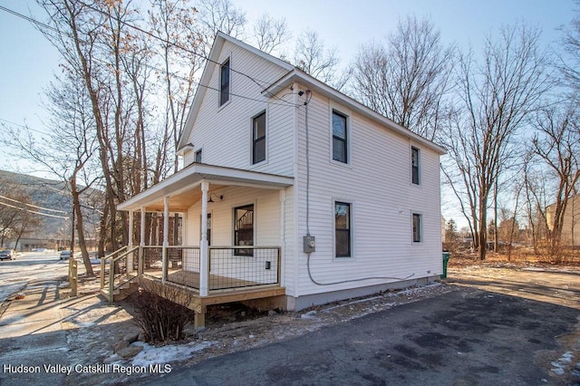 view of front of property with a porch