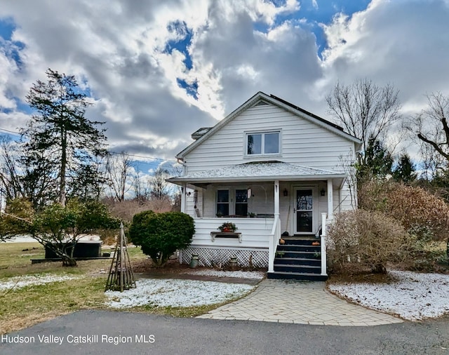 view of front of home featuring a porch