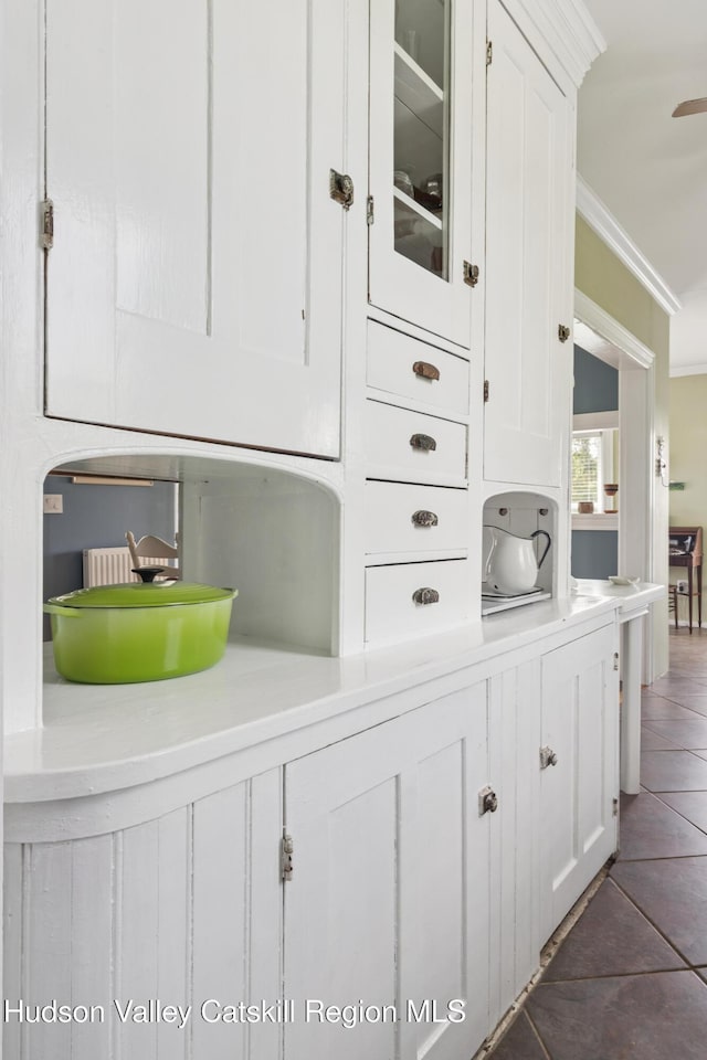 279 Maybie Rd, Gilboa, NY 12076 - detailed view of ornamental molding
