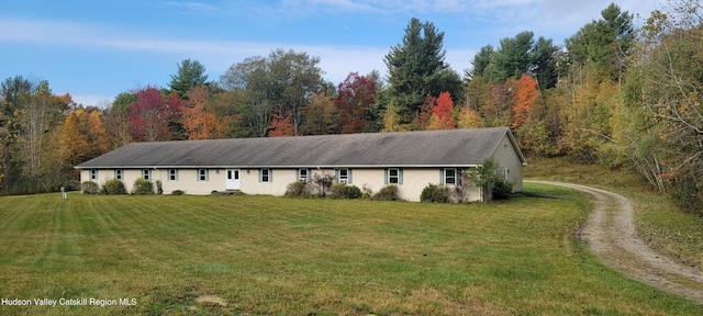 437 Snydertown Rd, Craryville, NY 12521 - single story home featuring a front lawn and a wooded view