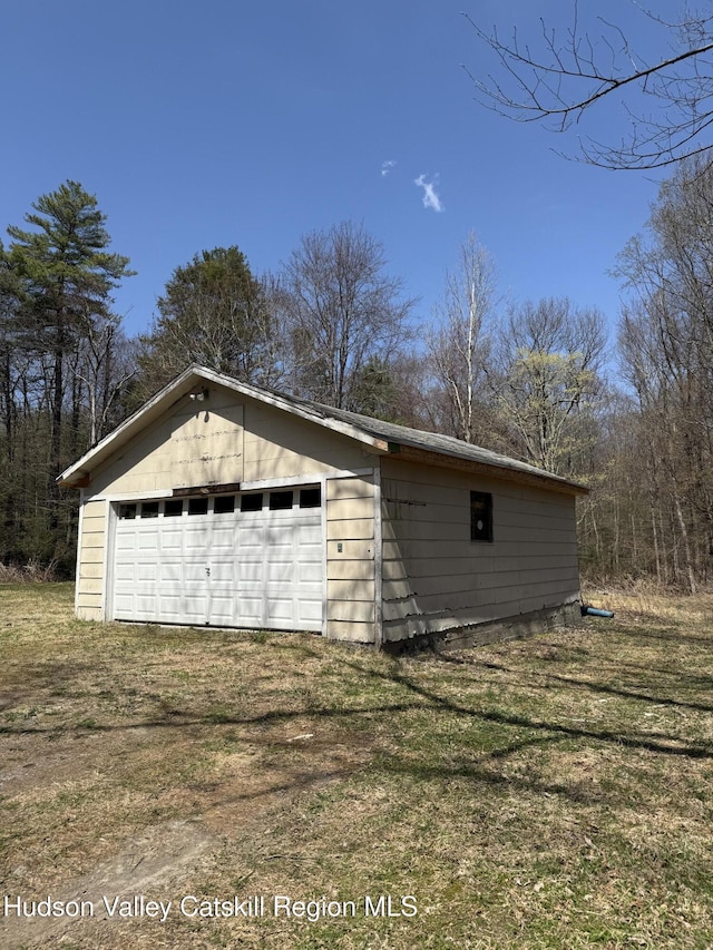 view of detached garage