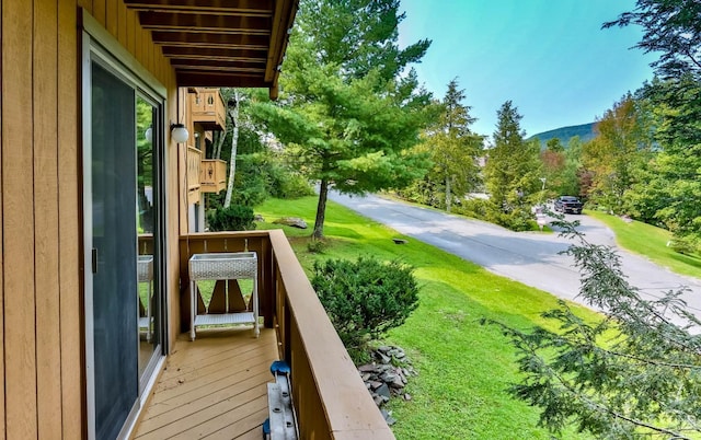 balcony featuring a mountain view