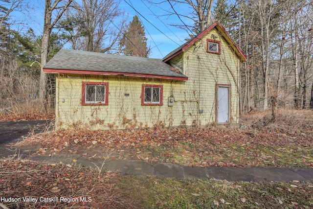 view of property exterior