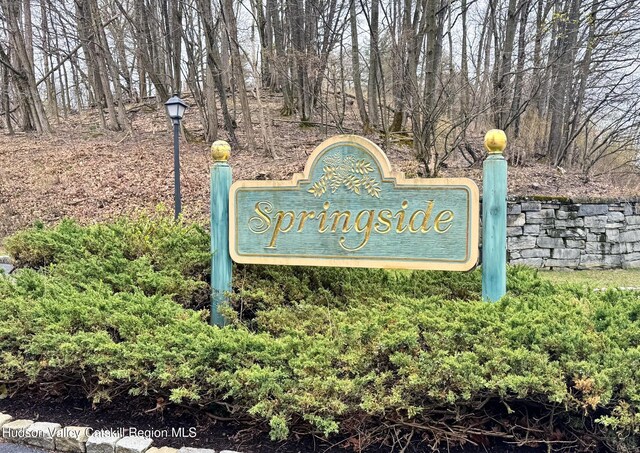 217 Aspen Ter, Poughkeepsie, NY 12601 - view of community sign
