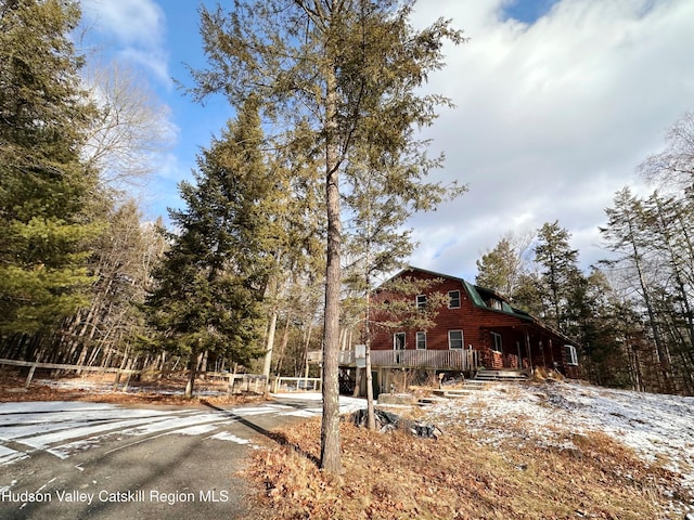 view of front of property