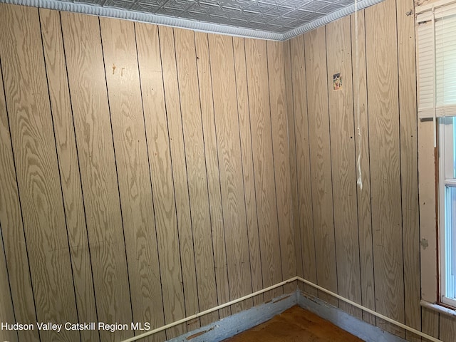63 Gill St, Kingston, NY 12401 - detailed view of wood walls