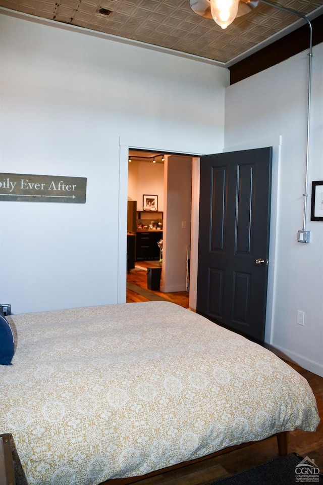 17-23 Linden St, Pittsfield, MA 01201 - bedroom featuring an ornate ceiling and wood finished floors