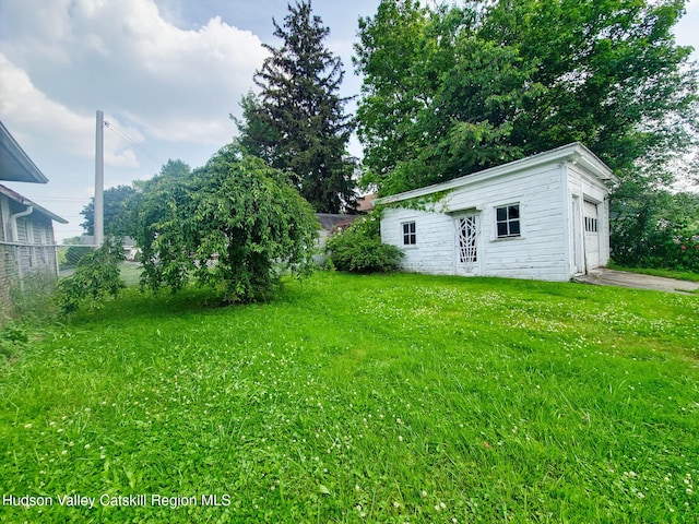 40 Fairview Ave, Hudson, NY 12534 - view of yard featuring an outdoor structure