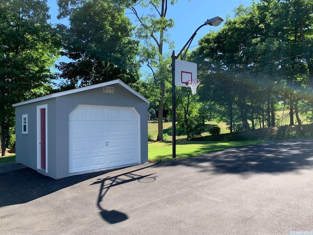 160 Willowbrook Rd, Hudson, NY 12534 - detached garage featuring driveway