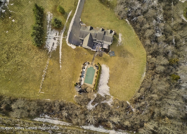 birds eye view of property featuring a rural view