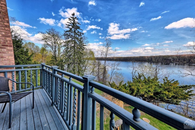380 Main St, New Baltimore, NY 12124 - deck with a water view