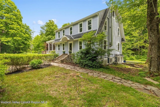 370 N Elting Corners Rd, Highland, NY 12528 - view of front facade featuring a front yard