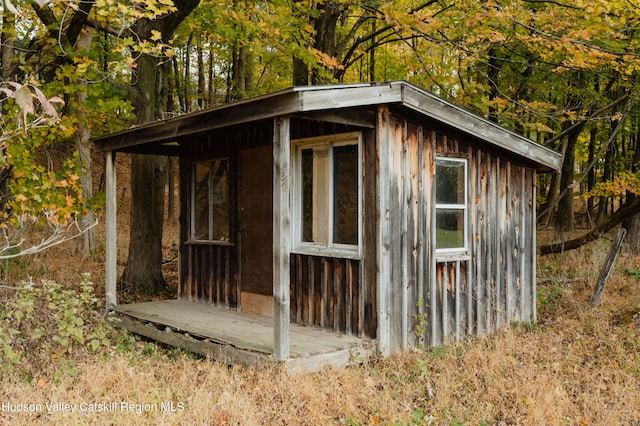 view of outbuilding