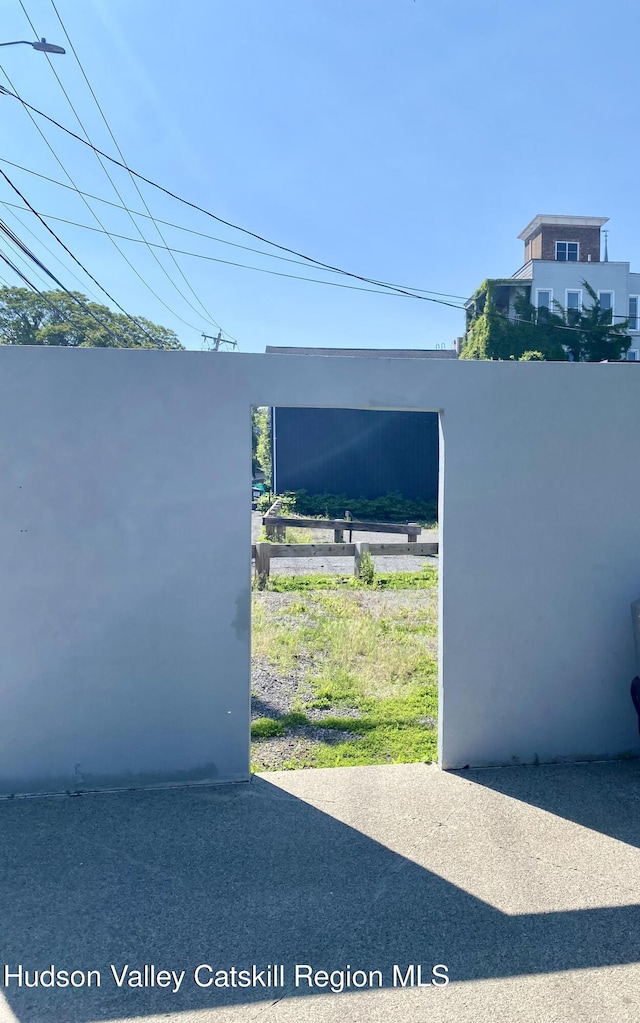 336 Warren St, Hudson, NY 12534 - view of gate