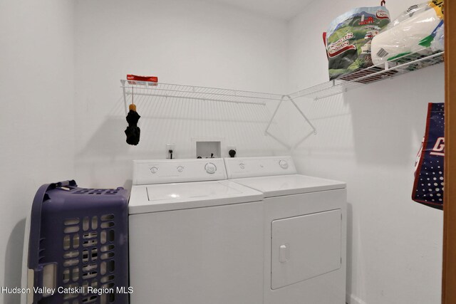 12 Roming Ln, Saugerties, NY 12477 - washroom featuring washer and dryer