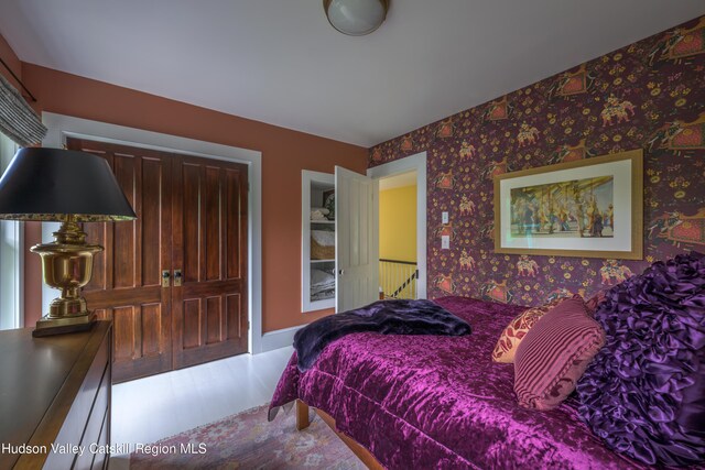 28 Riverview St, Stuyvesant, NY 12173 - bedroom featuring wallpapered walls