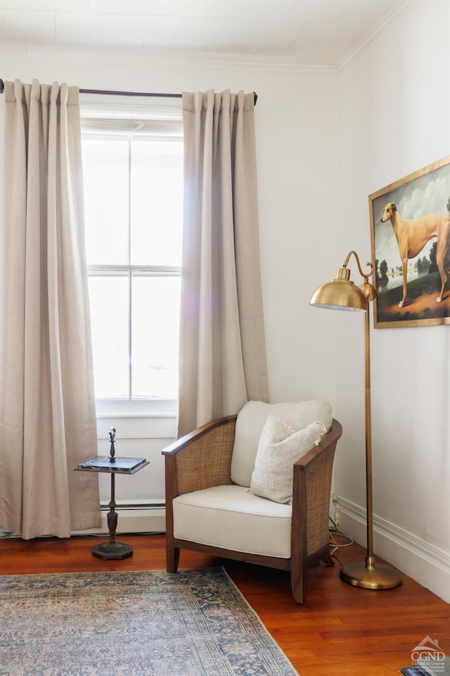 550-552 Columbia St, Hudson, NY 12534 - sitting room with wood finished floors and crown molding