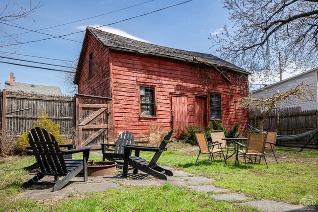 550-552 Columbia St, Hudson, NY 12534 - view of outdoor structure featuring fence and an outdoor structure