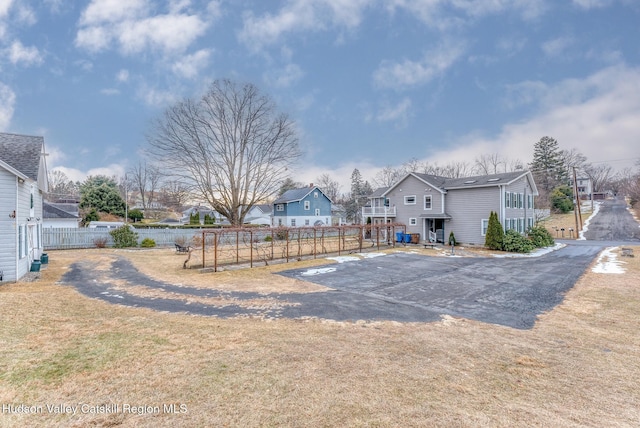 exterior space featuring a lawn