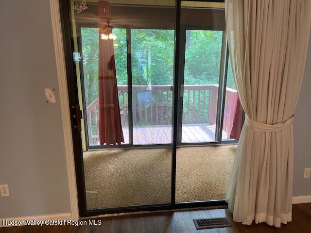 295 Village Ct, Kingston, NY 12401 - photo 4