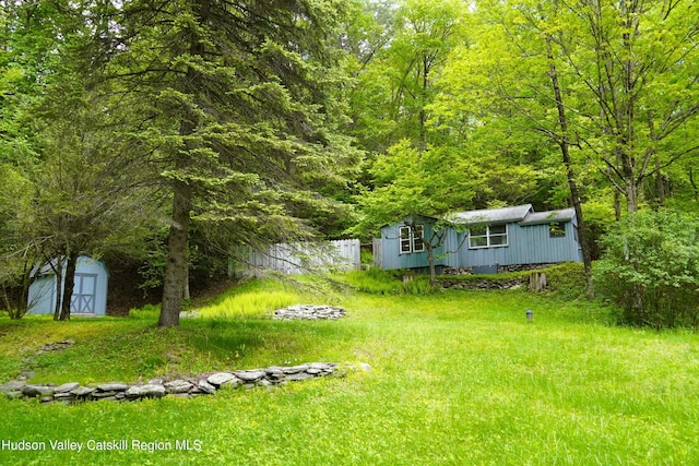 3 Dymond Rd, Kerhonkson, NY 12446 - view of yard featuring a forest view