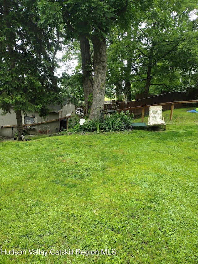4 Tanners Ln, Hudson, NY 12534 - view of yard