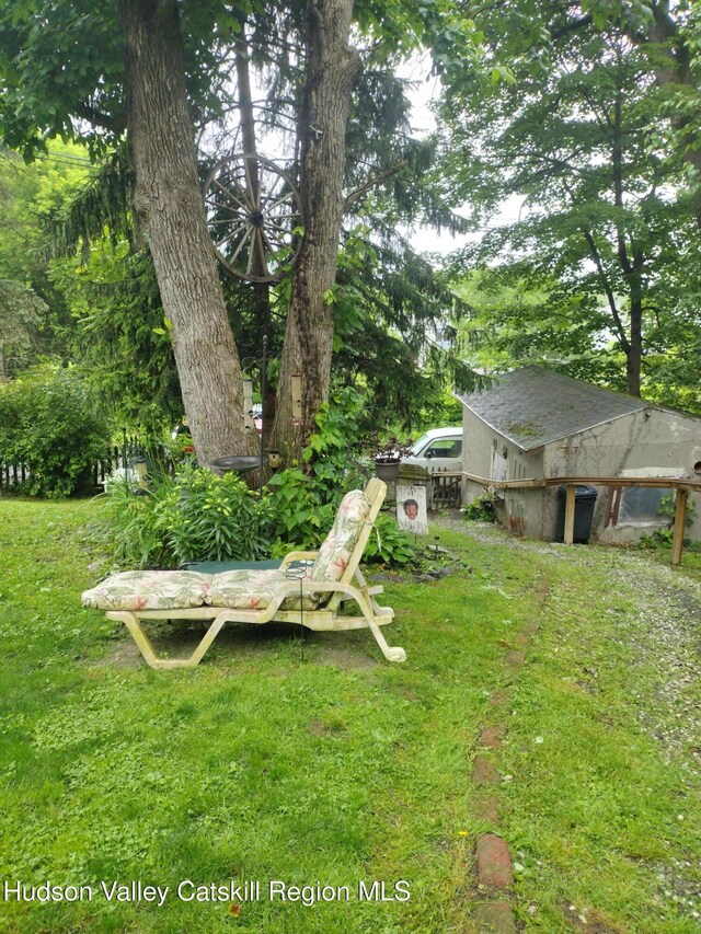 4 Tanners Ln, Hudson, NY 12534 - view of grassy yard