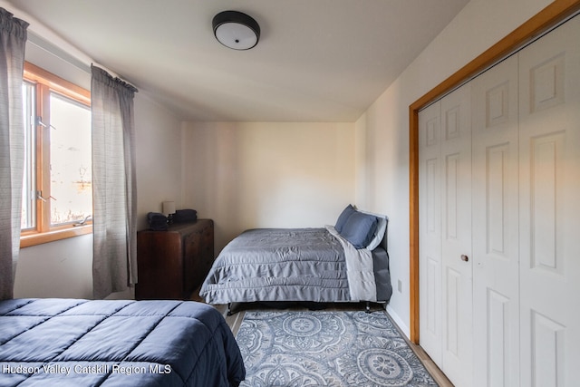 bedroom featuring a closet