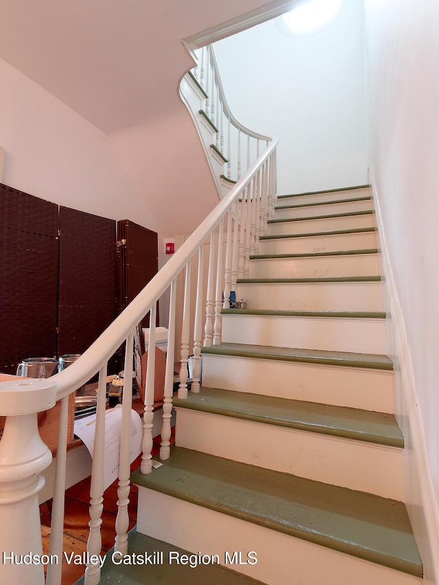 230 Warren St, Hudson, NY 12534 - view of stairs